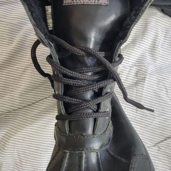 UGG Kids Butte Winter Boots Black Leather Insulated Waterproof Size 3 S/N 5209 - Picture 8 of 16